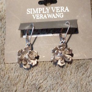 Flower dangle earrings